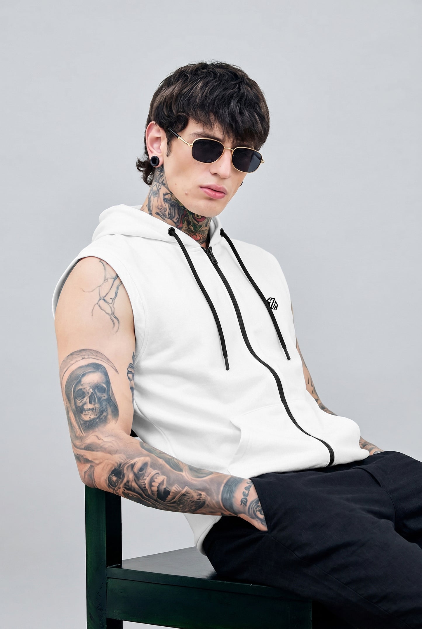 Men's White Sleeveless Zip-Up Hoodie | Casual Gym & Sportswear Vest