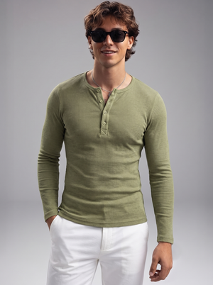 Men’s Luxury Waffle-Knit Henley – Sage Olive Relaxed Fit