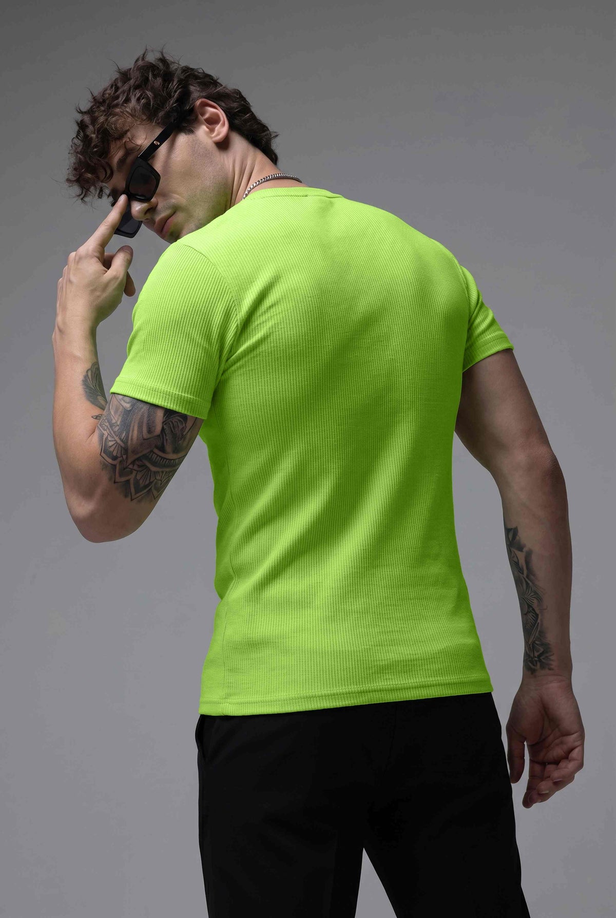 Men Solid Round Neck Button Placket Ribbed Kiwi Green Henley T-Shirt