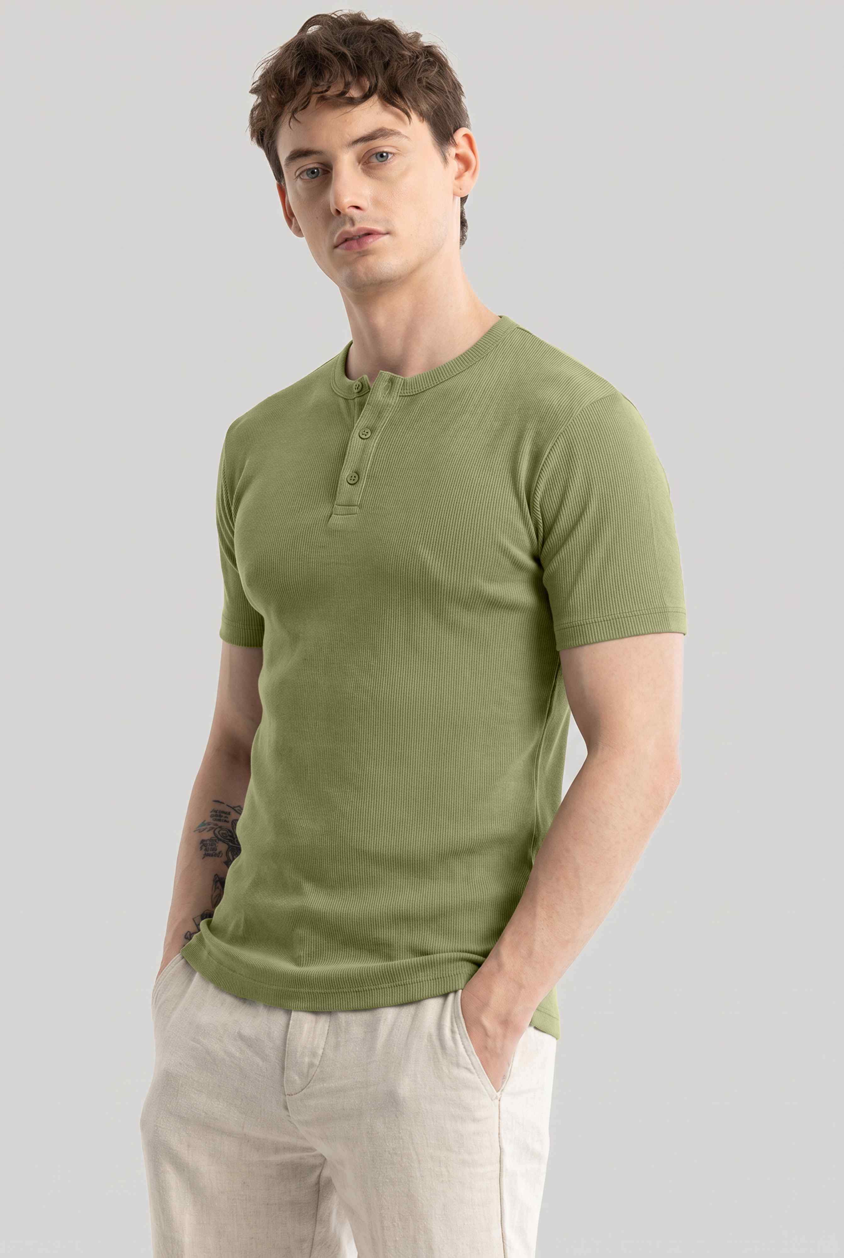 Men Solid Round Neck Button Placket Ribbed Light Green Henley T-Shirt